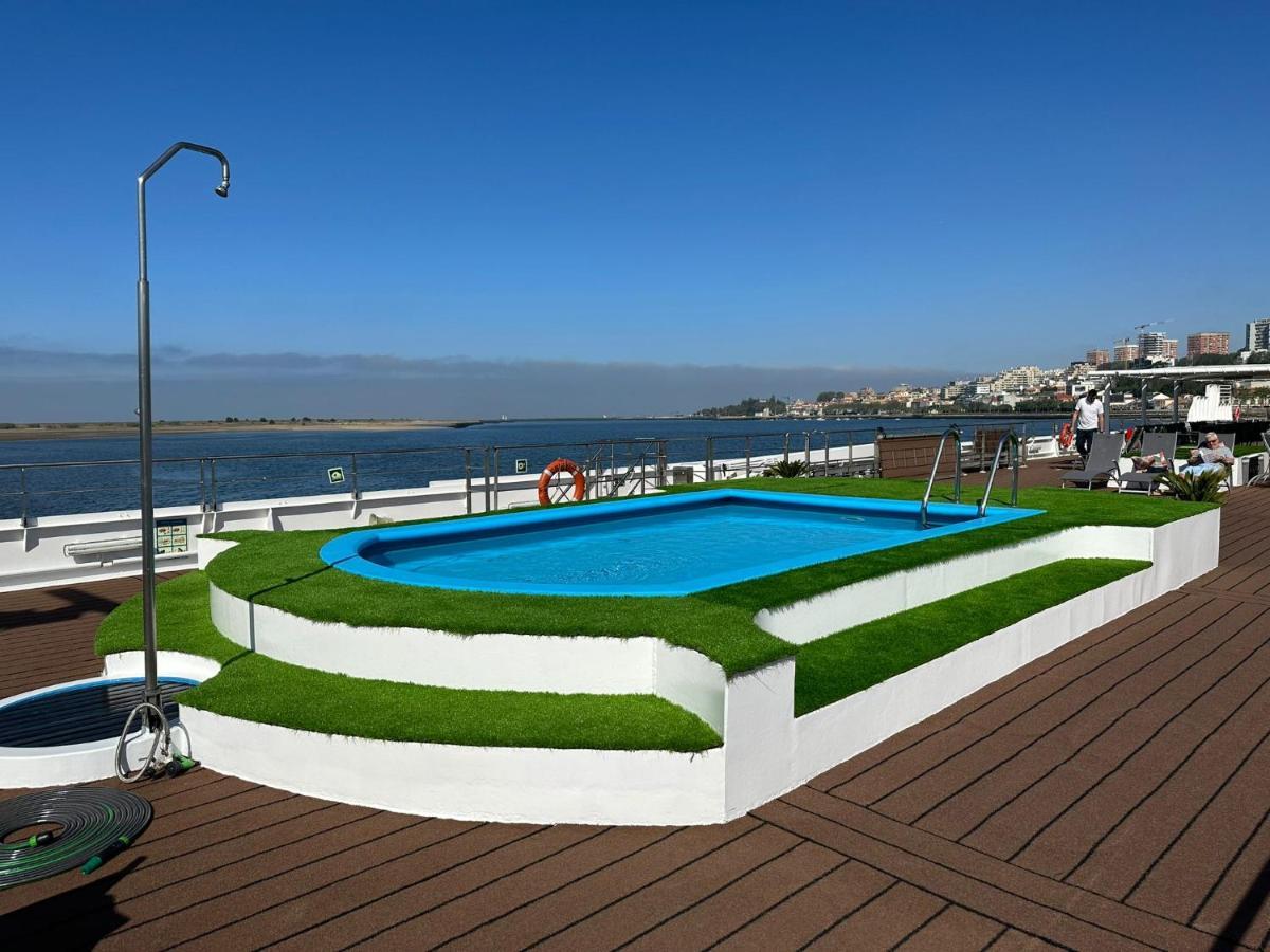 Отель Douro Cruiser Вила-Нова-ди-Гая Экстерьер фото